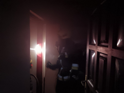 A monori hivatásos tűzoltók több vízsugár segítségével megakadályozták a lángok továbbterjedését