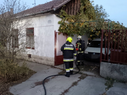 A tűzoltók eloltották a lángokat