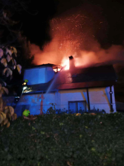 Családi ház tetőszerkezete égett Szigethalmon