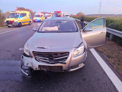 Két személygépkocsi ütközött össze