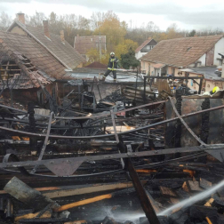 A tüzet a váci és a veresegyházi tűzoltók oltották el