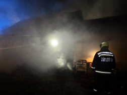 Családi ház konyhájában keletkezett tűz