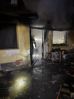 Családi ház konyhájában keletkezett tűz