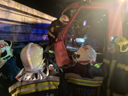 Két teherautó ütközött össze a 405-ös főúton