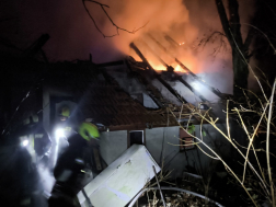 Családi ház égett Káván