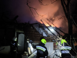 Családi ház égett Káván