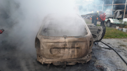 Személygépkocsi égett Majosházán