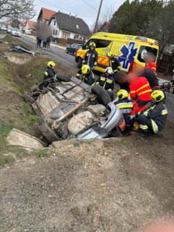 A nagykátai tűzoltók végezték a műszaki mentési feladatokat