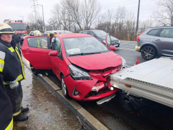 Három személygépkocsi ütközött össze 