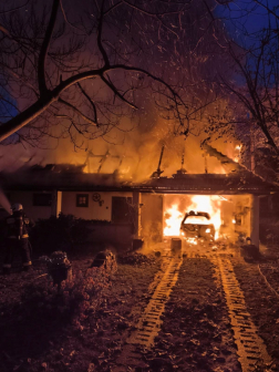 Családi ház égett Úriban