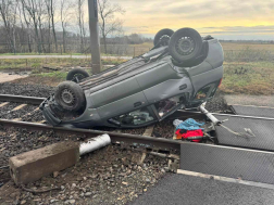 Felborult egy gépkocsi