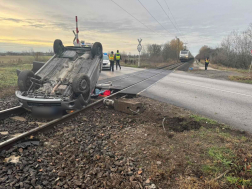 Az autóban egyedül a sofőr utazott