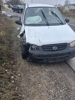 A tűzoltók áramtalanították a gépkocsikat