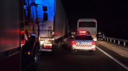  	Több jármű ütközött össze az M4-es autóúton