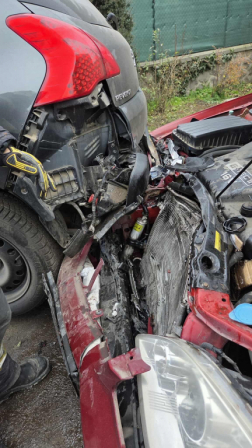 A tűzoltók átvizsgálták a járműveket