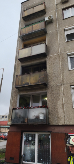  	Erkély égett Szigetszentmiklóson