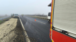 Az összetört járművek forgalmi akadályt okoztak