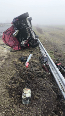 A gépkocsiban egyedül a sofőr utazott