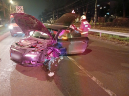 Két személygépkocsi ütközött össze