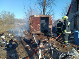 Tároló égett Újszilváson