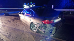 Az összetört autó forgalmi akadályt okozott