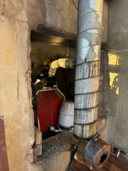 A tűzoltók átvizsgálták az épületet