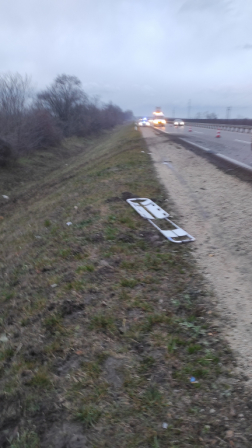 Kisteherautó és egy személygépkocsi ütközött össze 