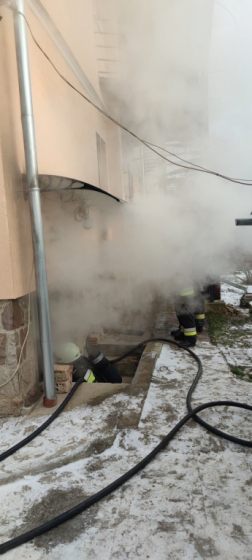 A pince füsttel telítődött