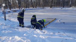  	Jégről mentési gyakorlat Vácon