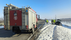 Az ütközést követően a gépkocsi az árokba csúszott