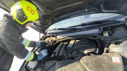 Az autóban egyedül a sofőr utazott