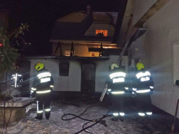 A tűzoltók átvizsgálták az épületet