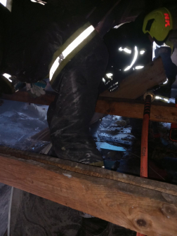 A tűzoltók átvizsgálták az épületet