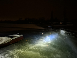 Duna jegén rekedt két hajó