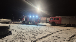 A tűzoltók átvizsgálták a kiégett járművet