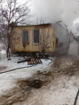 A ház tetőszerkezete égett