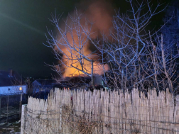 Melléképület égett Érden