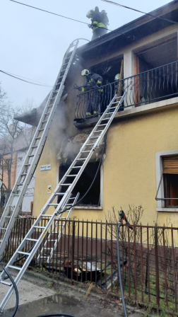 Teljes egészében égett a szoba
