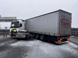  	Baleset az M0-ás autóúton