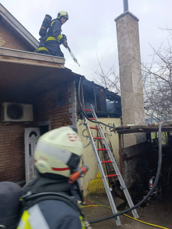 Családi ház mellé épített kazánház égett 
