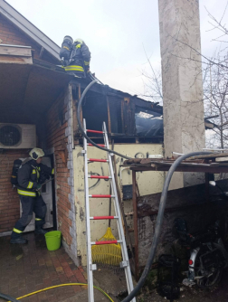 Családi ház mellé épített kazánház égett 