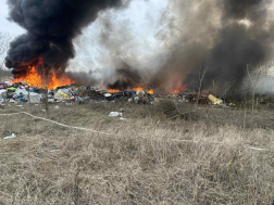 Összehordott hulladék égett 