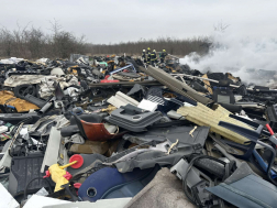 A tűz oltása közben egy épületből két gázpalackot kivittek az egységek