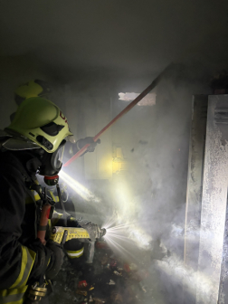 A tűzoltók átvizsgálták az épületet