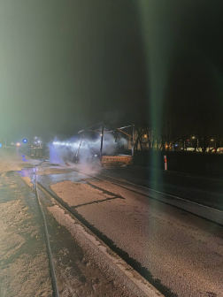 A teherautó teljesen kiégett