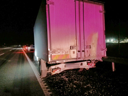 Két kisteherautó és egy személygépkocsi ütközött össze 