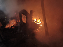 Huszonöt négyzetméteres épület kapott lángra