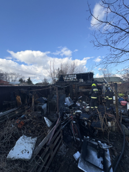 Kigyulladt egy faház Szigetszentmiklóson