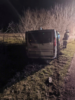 Mindannyian önerejükből elhagyták a gépkocsikat