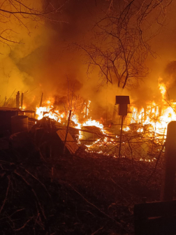 Az épület teljesen kiégett